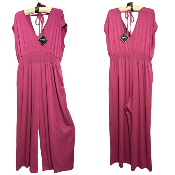Zaful Pants - 🎄 NWT Zaful Jumpsuit Size XL